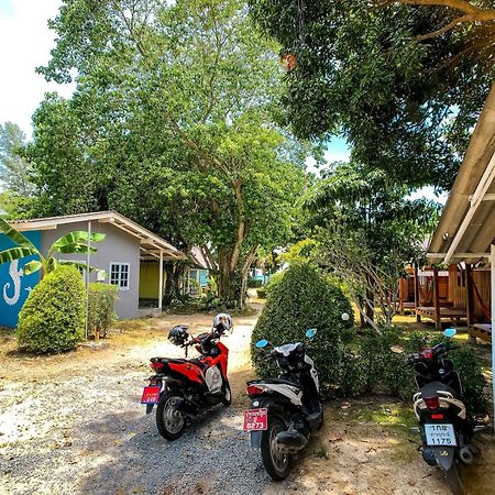 Colorful Hut Hotel Ko Pha Ngan Buitenkant foto
